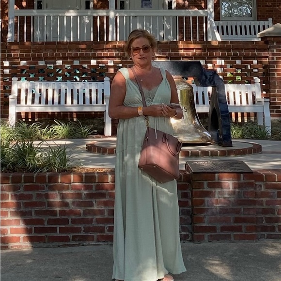 Meet your Posher, Shannon - Picture 2 of 2